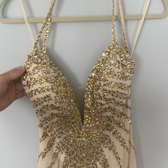 Cream beaded prom dress, size 6-8 - Picture 2 of 6